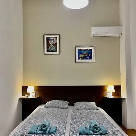 2# Sunflower Cozy * Budapešť